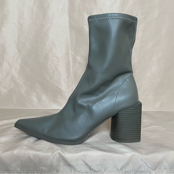 Oak + Fort 10 Gray Heeled Boots - Picture 8 of 14